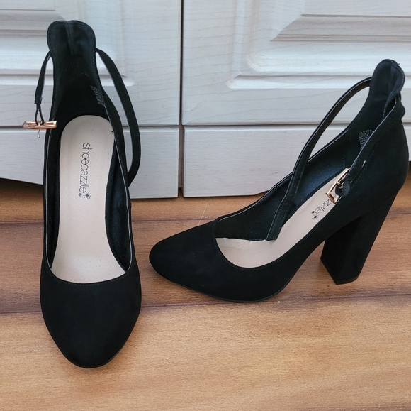Shoe Dazzle Shoes - Black Pumps size 6.5